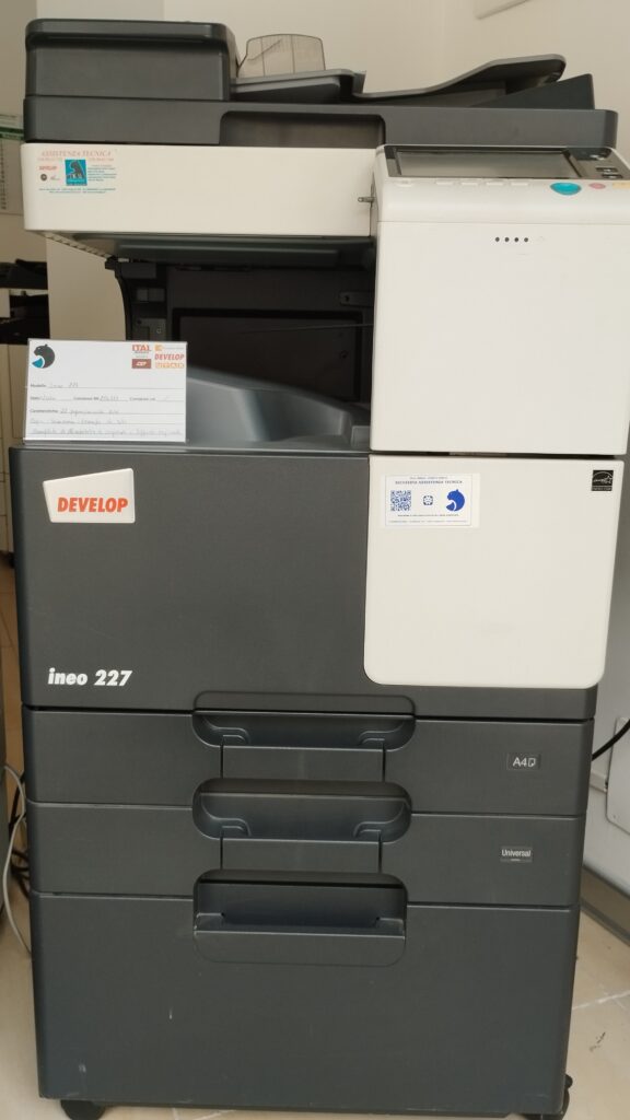 Multifunzione in bianco e nero Develop Ineo 227