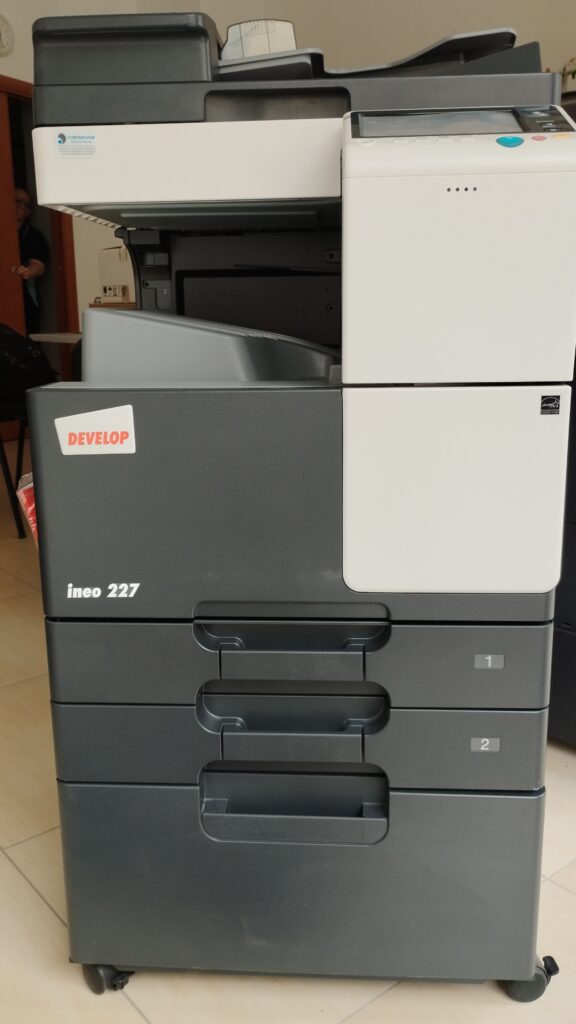 Multifunzione in bianco e nero Develop Ineo 227 - Fotocopiatrice - Stampante - Scanner a colori- 22 copie/minuto - 2 Cassetti - Alimentatore di originali - Supporto Originale
SOLO 3 DISPONIBILI